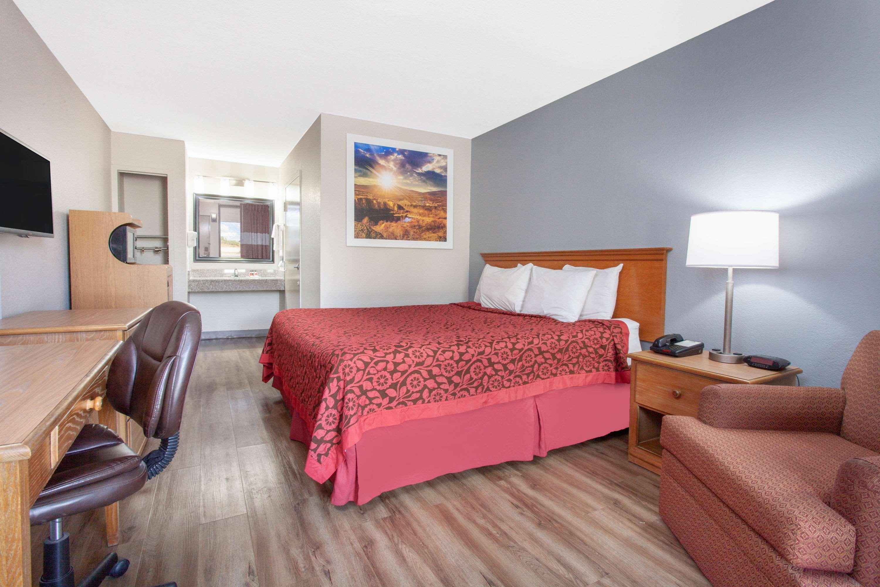 Days Inn By Wyndham Clinton - Laurens I-26 Ngoại thất bức ảnh