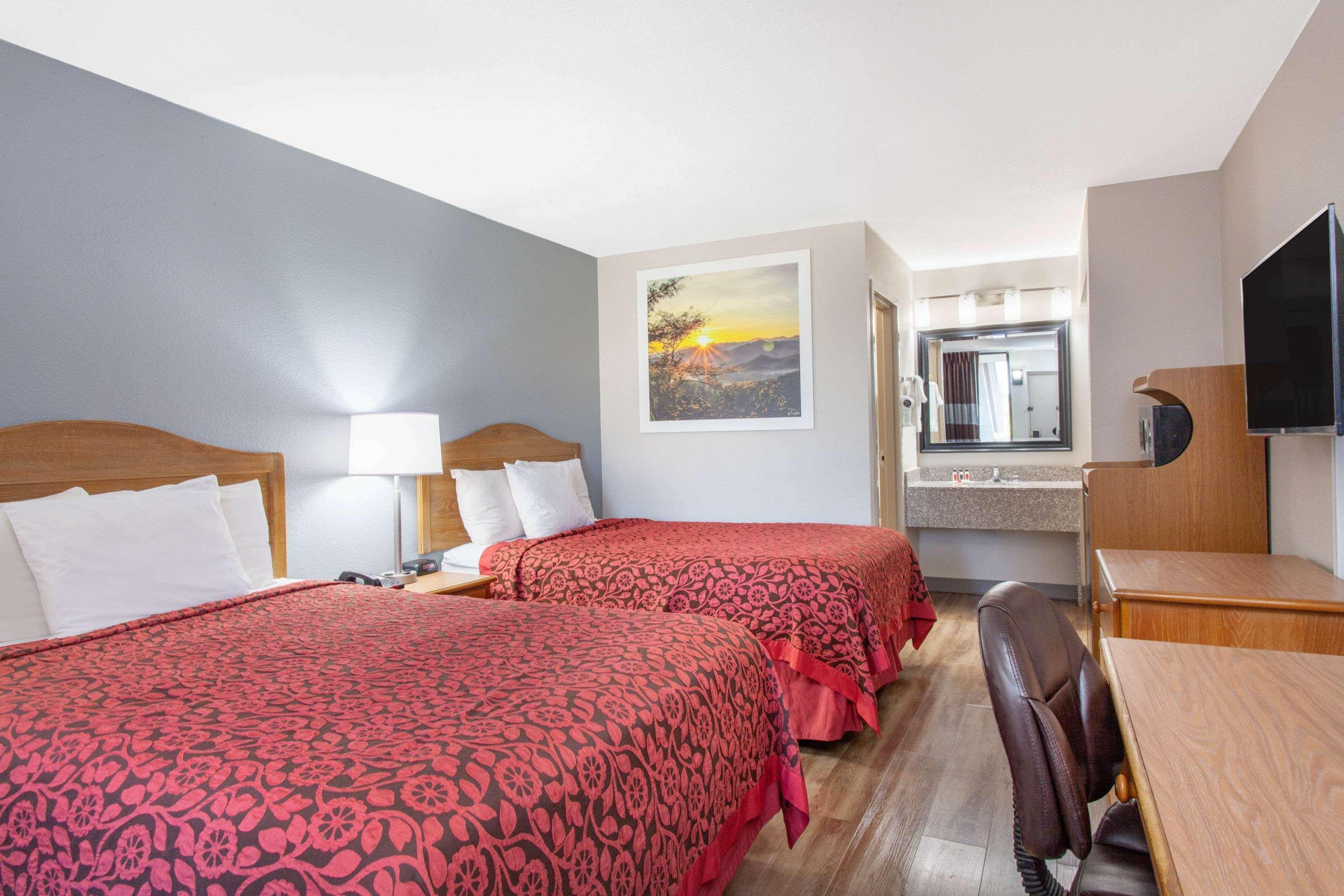 Days Inn By Wyndham Clinton - Laurens I-26 Ngoại thất bức ảnh